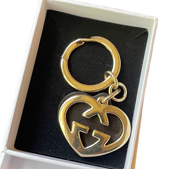 Gucci Interlocking Heart Keychain - Picture 7 of 11